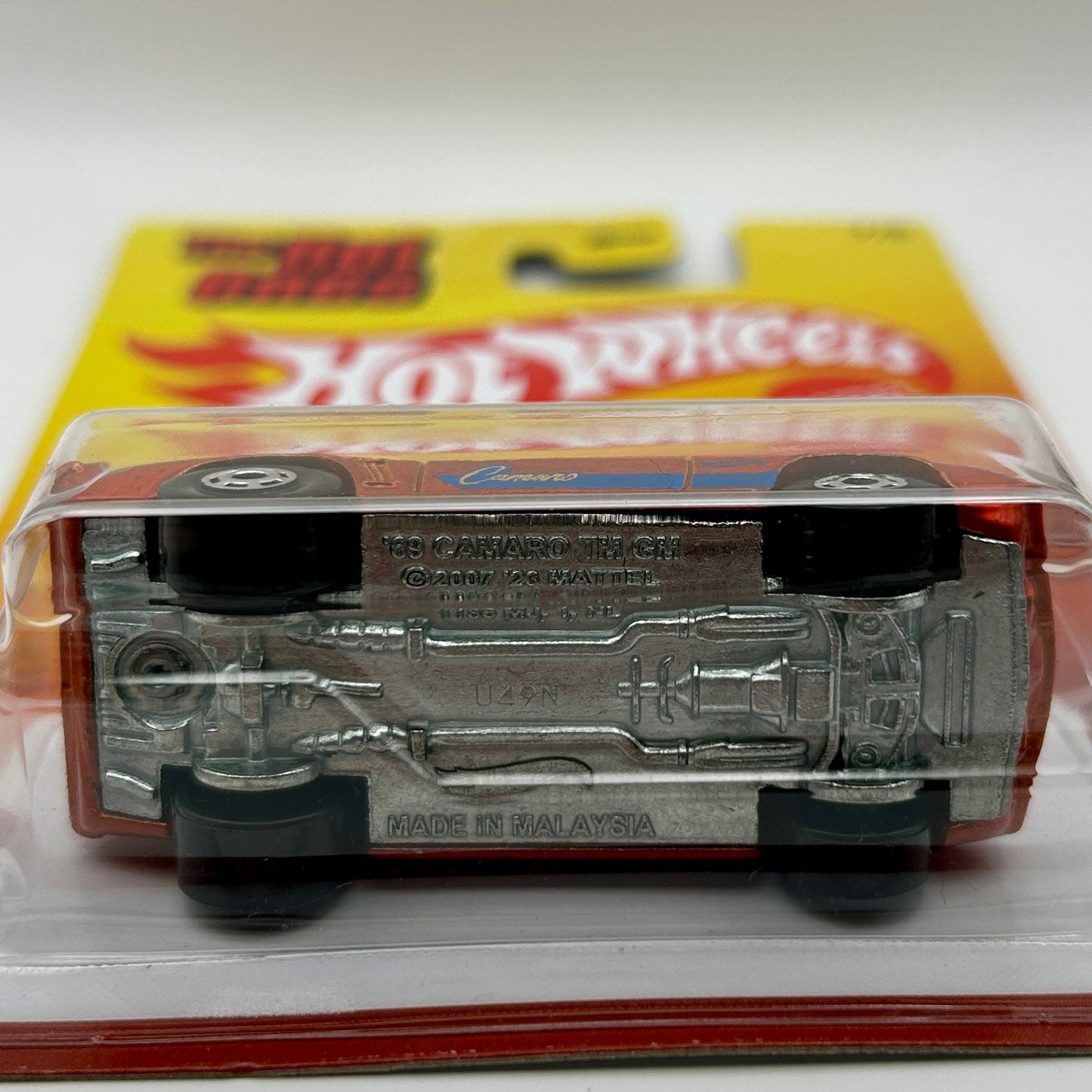 Hot Wheels - The Hot Ones - '69 Camaro (Metal Base)