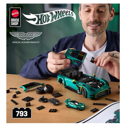 Hot Wheels Brick Shop ’24 Aston Martin Vantage GT3 Building Set – 793 Pieces